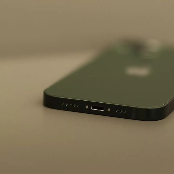 б/у iPhone 13 128GB (Green) (Идеальное состояние, стандартная батарея) bfe75a9c-39f2-4f72-978f-d72fe655869f фото