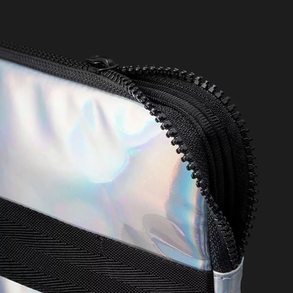 Чохол-папка LAUT HOLOGRAPHIC SLEEVE для MacBook 13" 7448f37f-4511-43c6-b87c-402d29bd3bcc фото